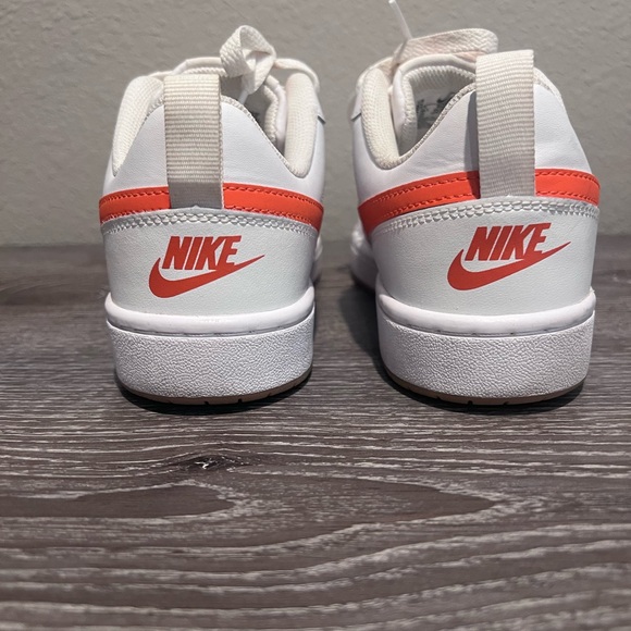 Nike White and orange Athletic sneakers Shoes sz 6y, women’s 7.5 - Picture 5 of 9